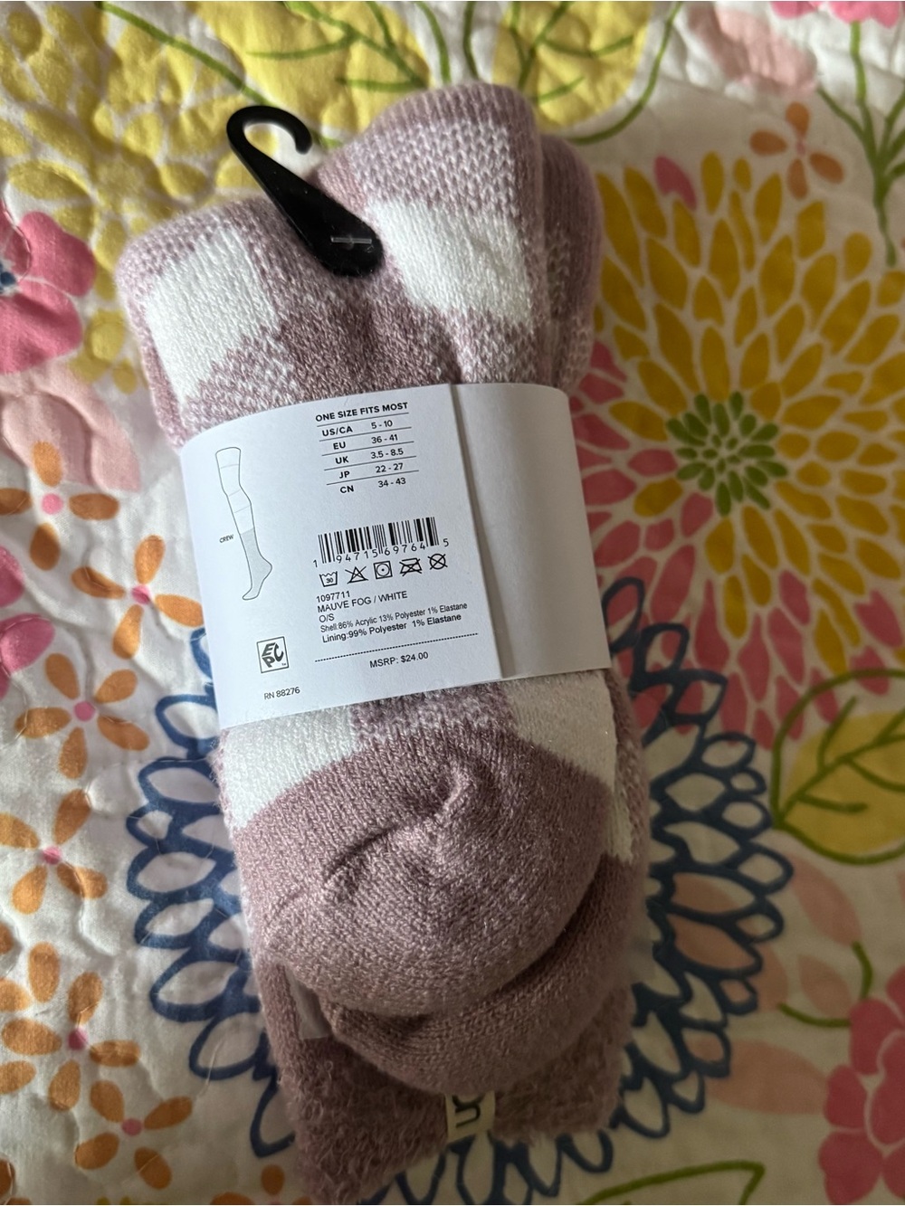 NWT pink / white ugg socks womens - Picture 2 of 2